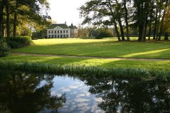 Landgoed Singraven in Overijssel. Landbouwbedrijven die al hebben gekozen voor zelfrealisatie, zijn vaak onderdeel van landgoederen, of hebben de stap al gezet naar biologische landbouw of alternatieve verdienmodellen. 